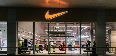 hellgraue nike schuhe|Nike Factory Stores.